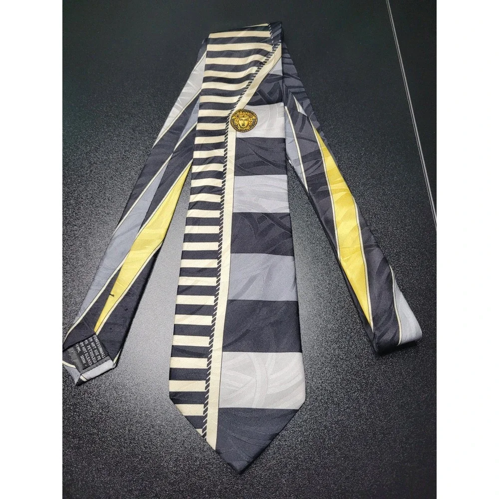 Gianni Versace Men's Necktie Black Striped Silk 3.75